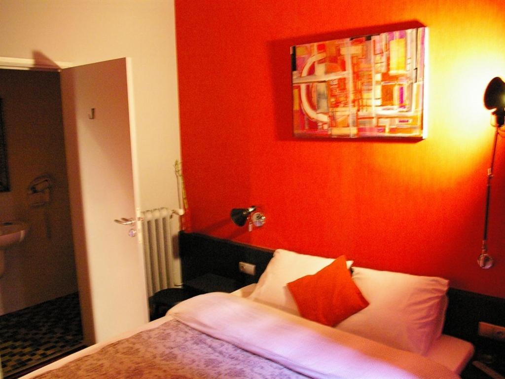 Latino Centre Hotel 2*